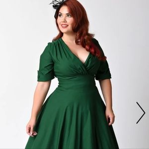 Unique Vintage Emerald Green Pin-up Swing Dress with Sleeves